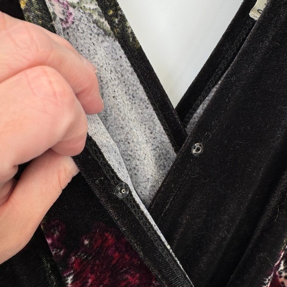 Love on a Hanger Jumpsuit Womens Large Black Floral Velvet Pockets - Picture 7 of 16